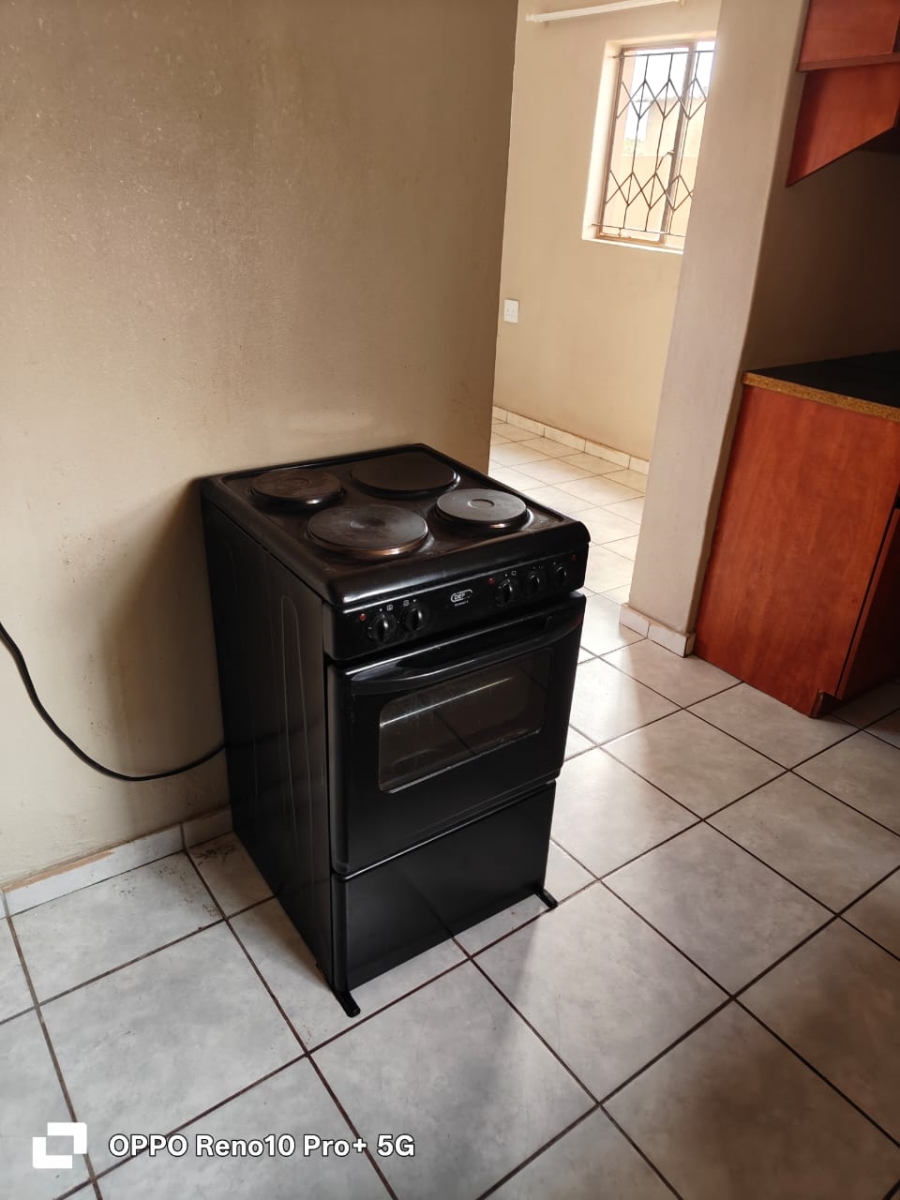 To Let 1 Bedroom Property for Rent in Promosa North West